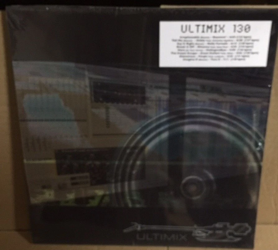 ULTIMIX 130 LP RIHANNA BEYONCE FERGIE TARA Z DIDDY Gwen Stefani Nelly Furtado Foto 1 de 1