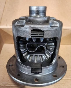 10 BOLT CHEVY GM 8.5 USED 3 SERIES POSI , 28 SP CARRIER 410408N - Picture 1 of 4