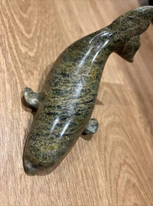 NAPATCHIE NOAH (1926-2004), FROBISHER BAY / IQALUIT WHALE Soapstone Inuit Art - Picture 1 of 8