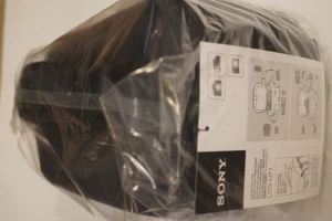 Brand NEW Sony LCS-U21 Soft Carrying Case for Cyber-Shot and Alpha NEX Cameras - Picture 1 of 3
