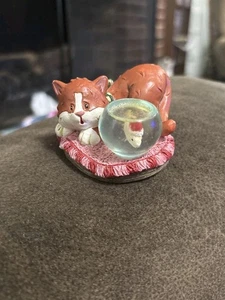 Vintage orange Katze mit Weihnachtsmann Goldfisch Schale Figur Weihnachten Urlaub roter Teppich - Bild 1 von 8