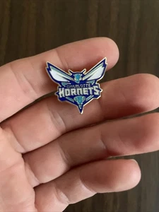 CHARLOTTE HORNETS PIN Basketball NBA Team Gift Enamel Hat Backpack Lapel Brooch - Picture 1 of 3