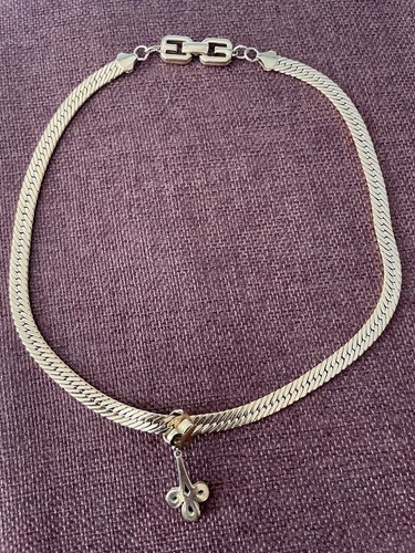 Collana Givenchy 16” vintage tono oro maglia pesante potrebbe servire una pulizia bella!