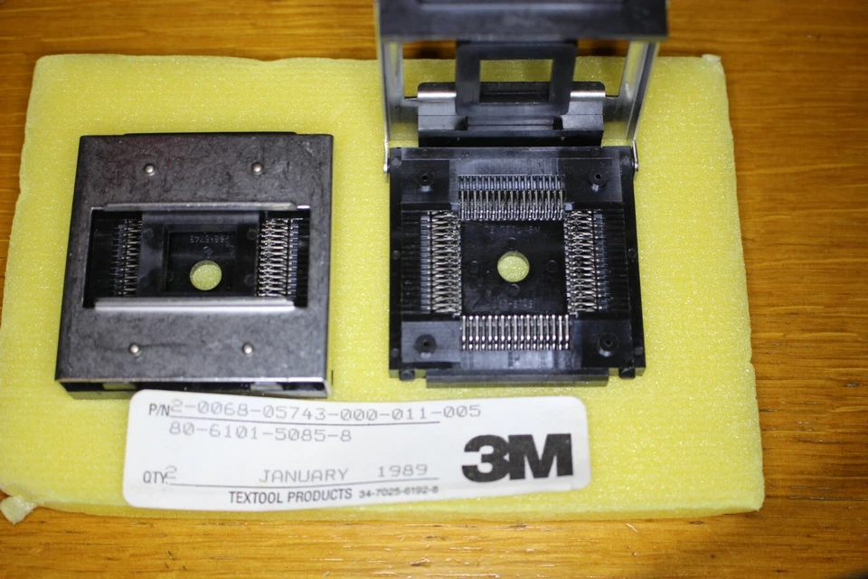  Test Sockel Textool 3M  für PLCC 68  268-5743 1 Stück - Bild 1 von 1