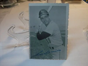 1969 Topps Deckle #6 - Luis Aparicio - Chicago White Sox  69-136 - Picture 1 of 2