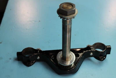 1387 09 HARLEY-DAVIDSON ROAD KING ABRAZADERA DE ÁRBOL TRIPLE INFERIOR VÁSTAGO DE DIRECCIÓN Foto 1 de 4