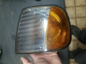 1997-2001 FORD EXPEDITION F150 LEFT TURN SIGNAL CORNER LIGHT ASSEMBLY - Picture 1 of 3