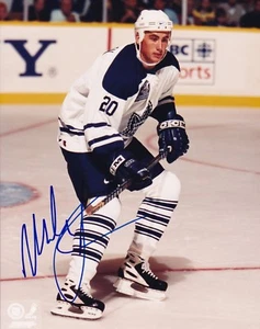 FOTO 8 X 10 FIRMADA POR MIKE JOHNSON HOJAS DE ARCE DE Toronto con certificado de autenticidad - Imagen 1 de 1