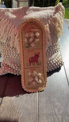 Colgante de pared vintage bordado con motivo floral y animal Foto 1 de 2