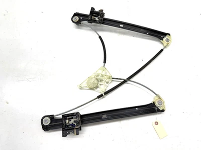 Оригинальный регулятор стекла правой задней двери для Audi Q7 2017-2019 годов выпуска 4M0839462 - Изображение 1 из 4