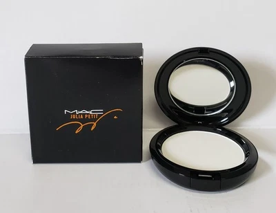 MAC Julia Petit Prep+Prime Transparent Finishing Powder/Pressed - Image 1 of 4