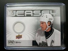2010-11 Wayne Gretzky UD Series 1 Game Jersey SP #GJ-WG