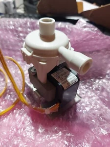 Bomba elevadora de drenaje aire acondicionado eléctrica Mitsubishi - Imagen 1 de 4