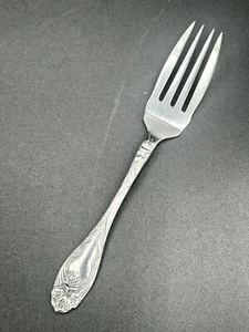 NARCISSUS BY LUNT STERLING SILVER SALAD FORK NO MONOGRAM/6 IN LONG - Picture 1 of 4