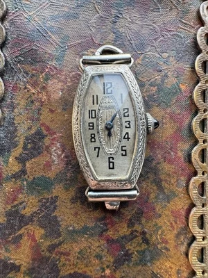 Reloj suizo Art Deco Bulova de la década de 1920 para damas relleno de oro blanco de 14 k... sin correa Foto 1 de 4