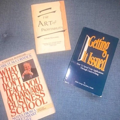 Conjunto de 3 livros financeiros/de subscrição para empresas - Imagem 1 de 4