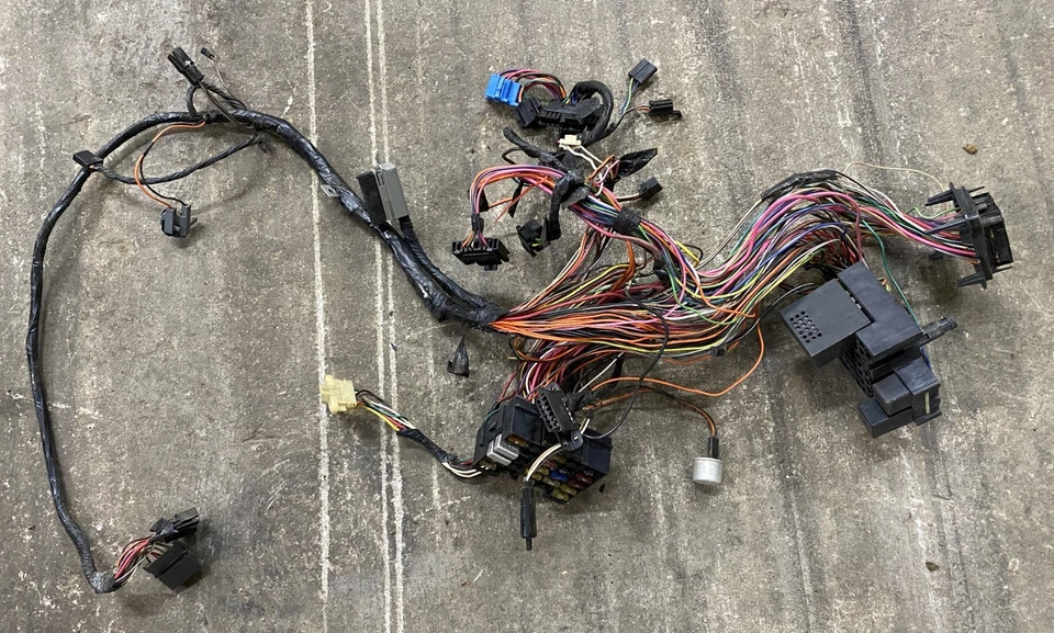 Chevrolet Silverado 1989 C/K 1500 2500 camioneta tablero arnés de cables caja de fusibles Foto 1 de 4