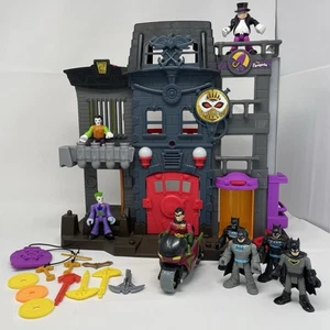 Imaginext Super Friends Gotham City PD Jail Penguin Playset Batman Robin Penguin - Picture 1 of 14