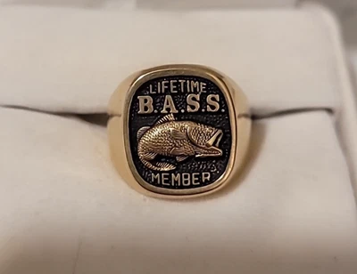 Lifetime B.A.S.S. Anel Member tom dourado pequeno tamanho 6-7  - Imagem 1 de 4