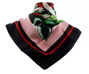 Bufanda cuadrada mediana Versace Jeans Couture negra/multi firma con estampado rosado rosado - Imagen 1 de 4