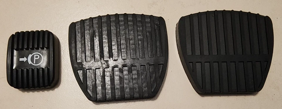 3EB-37-41160 3EB-37-31120 ACCELERATOR PEDAL PAD FOR KOMATSU