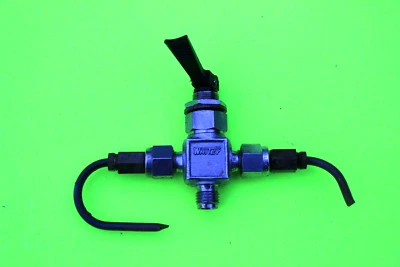 USED Whitey SS-1GS4 3 WAY Stainless Steel Toggle Valve 1/4 " Tube Fitting - Image 1 of 2