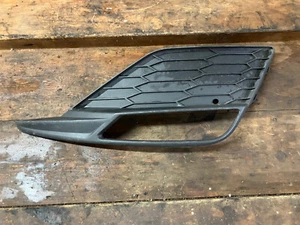 SEAT LEON 5F1 2018 Front Right Fog Light Bumper Grille 5F0.853.666.H - Picture 1 of 7