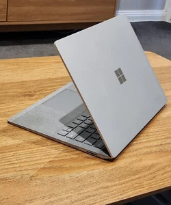 Microsoft Surface Laptop 2 i5-8350U 1.70GHz 8GB RAM 256GB SSD Win 11 Pro Touch - Picture 1 of 4