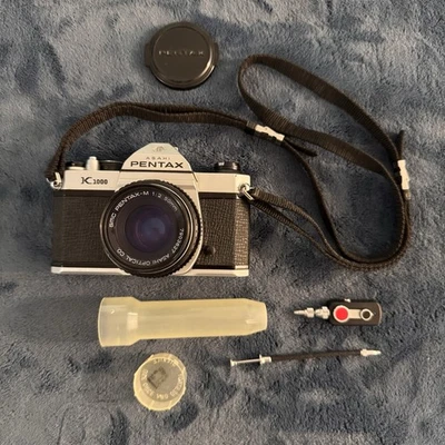 Asahi Pentax K1000 35mm Film Camera with 50 mm Lens Strap Self Timer & Cable - Image 1 of 4