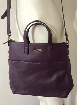 Bandolera Cath Kidston de cuero púrpura interior floral correa extraíble Foto 1 de 4