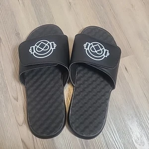 NBA Unisex Slides Dominique Wilkins Limited Exclusive KultureCity Logo Gr. 9 - Bild 1 von 7