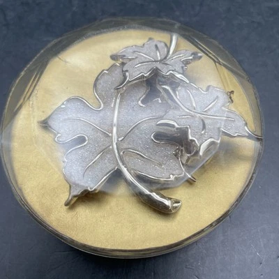 Vintage Emmons Brooch & Clip On Earrings Set White Leaf In Original Box - Image 1 of 4