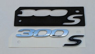 Chrysler 300-S 2015-2023 cromo negro emblema placa de identificación calcomanía fabricante de equipos originales nuevo Mopar Foto 1 de 3