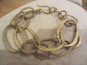 Brazalete Artesanal Tono Dorado Grande Doble Cadena Eslabón Moderno Cierre de Gancho - Imagen 1 de 3