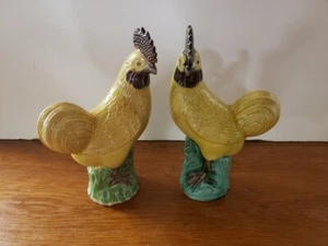 Pair of Early 20th Century Chinese Sancai Glazed Porcelain Roosters Figurines - Picture 1 of 7