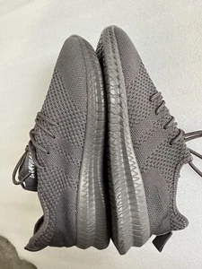Grau Sportschuhe Herren mit Streifenmuster Atmungsaktive Turnschuhe Größe 41 - Bild 1 von 5