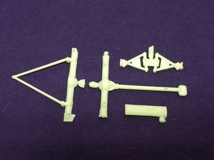 1956 Buick Custom Vorderradaufhängung & Hinterachse aus Atlantis 1:32 Modellbausatz 56 - Bild 1 von 7