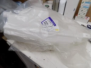Genuine Volvo XC90 2016 Onwards Windscreen Washer Reservoir Tank Bottle 31349847 - Picture 1 of 1