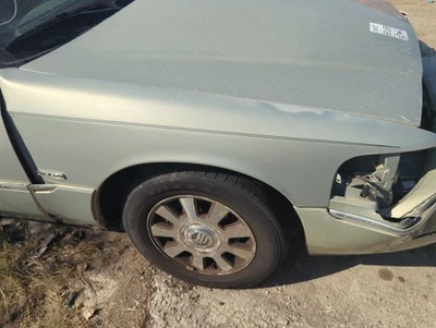 Guardabarros de pasajero Mercury Grand Marquis 2003-2011 BZ06I Foto 1 de 3