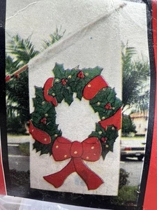 Christmas Wreath Flag Double Sided 50 Lights Electric 28 X 60 Illuminates Works - Picture 1 of 11