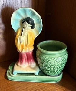 Shawnee Pottery Vintage Planter Geisha Girl Umbrella Green Basket MCM USA #701 - Picture 1 of 9