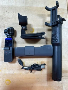 DJI Osmo Pocket 1 OT110 4K Action Gimbal Camera con asta di prolunga ed extra - Foto 1 di 4