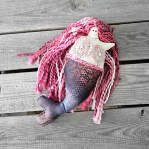 Stoffpuppe Meerjungfrau Tilda-Stil 28 cm Dekopuppe Shabby Wasserfrau Handarbeit - Bild 1 von 1