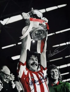 Signed Jim Montgomery Bobby Kerr Sunderland 1973 FA Cup Autograph Photo - Picture 1 of 3