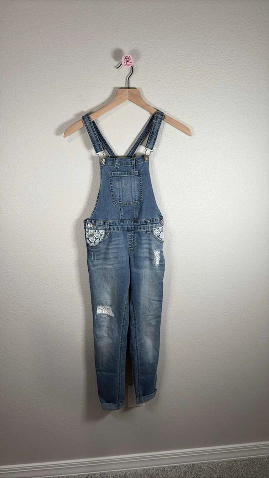 Mono de mezclilla ajustado Justice Jeans juvenil ribete de encaje desgastado puño enrollado 12 Foto 1 de 4