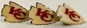 3 prendedores de colección Kansas City Chiefs punta de flecha comprados a principios de la década de 1970 - Imagen 1 de 4