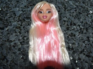 Bratz x Karol G Sammlerpuppe Figur Karol G BICHOTA NUR KOPFSTÜCK - Bild 1 von 12