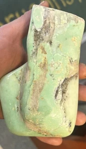 Muestra pulida de crisoprasa natural de forma libre de Indonesia 401,3 gramos - Imagen 1 de 9
