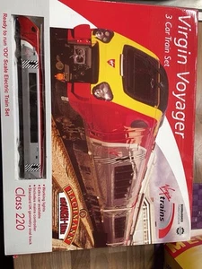 Bachmann 32-600 Class 220 Virgin Voyager OO Gauge DEMU With Additional Carriage - Picture 1 of 4