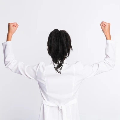  Extension per coda di cavallo corta da donna: extension sintetica con fermaglio - Immagine 1 di 4